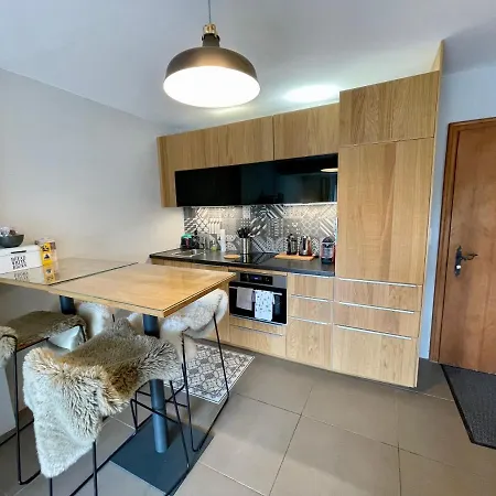 Appartement 2 *