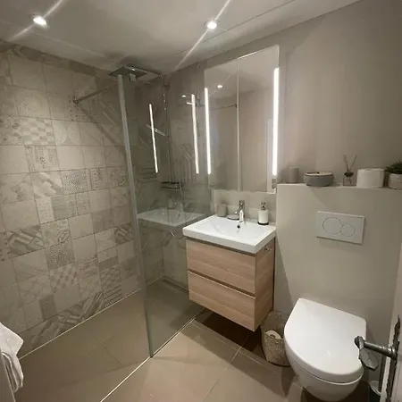 Appartement 2 *